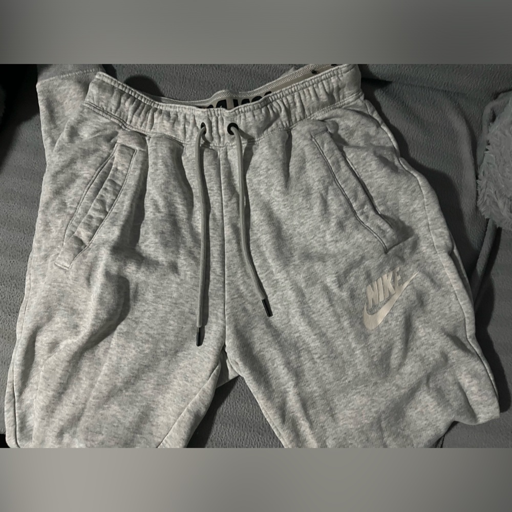 Womens nike light heather gray joggers / sweatpants extra small xs